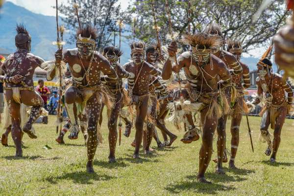 Papua (Rituale – Tänze): Bild 10